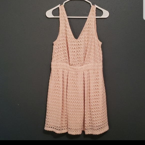 Sold BCBG Knee length - Picture 2 of 3